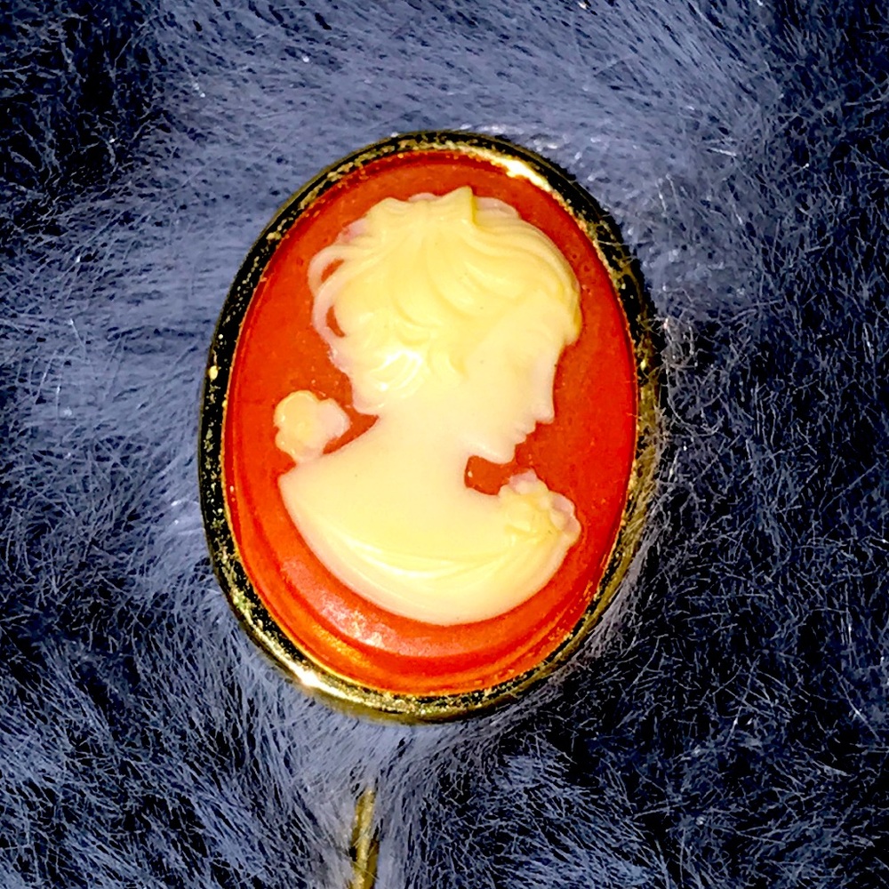 Vintage style tie pin